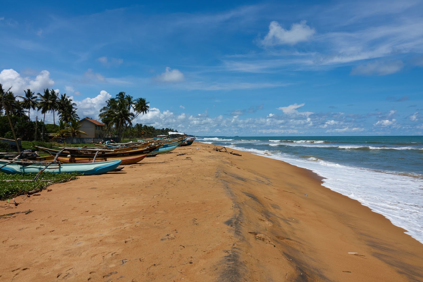 Zdjęcie Kalutara North Beach z powierzchnią beżowy piasek