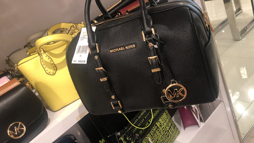 Fashion Accessories Store «Michael Kors», reviews and photos, 1650 Premium Outlet Blvd #1800, Aurora, IL 60502, USA