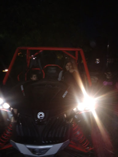 Auto Body Shop «Clearwater Collision Center», reviews and photos, 2300 Drew St, Clearwater, FL 33765, USA