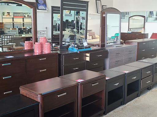 Furniture Rental Service «CORT Furniture Rental and Clearance center», reviews and photos, 1207 N Boulevard, Richmond, VA 23230, USA