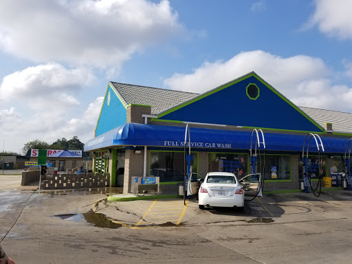 Tsunami Carwash and Oil Change en Leesburg