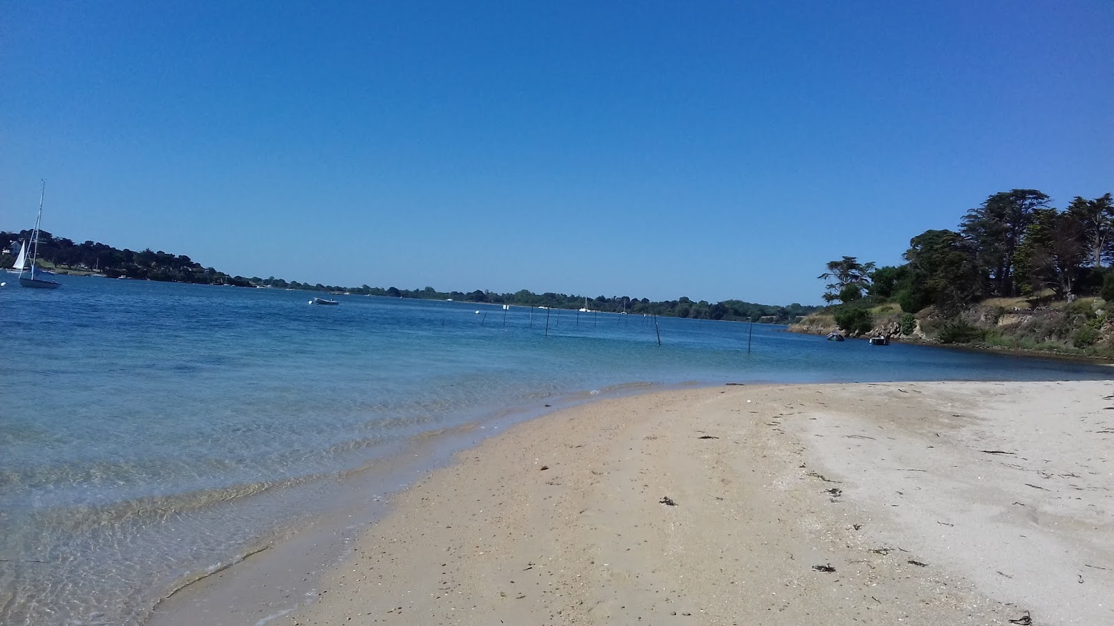 Plage de Govihan'in fotoğrafı çok temiz temizlik seviyesi ile