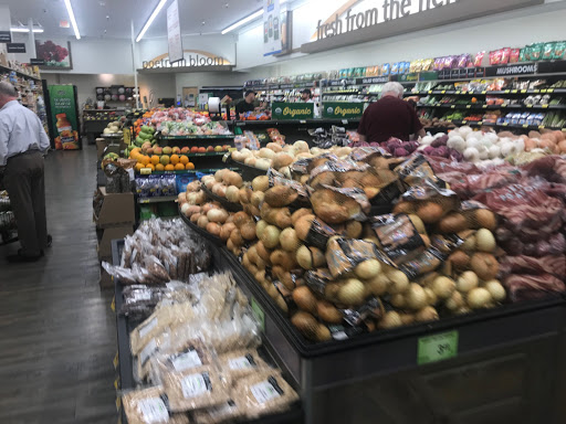 Grocery Store «Safeway», reviews and photos, 10104 River Rd, Potomac, MD 20854, USA