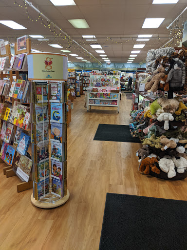 Book Store «Wellesley Books», reviews and photos, 82 Central St, Wellesley, MA 02482, USA