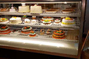 Linne's Bakery & Cafe image