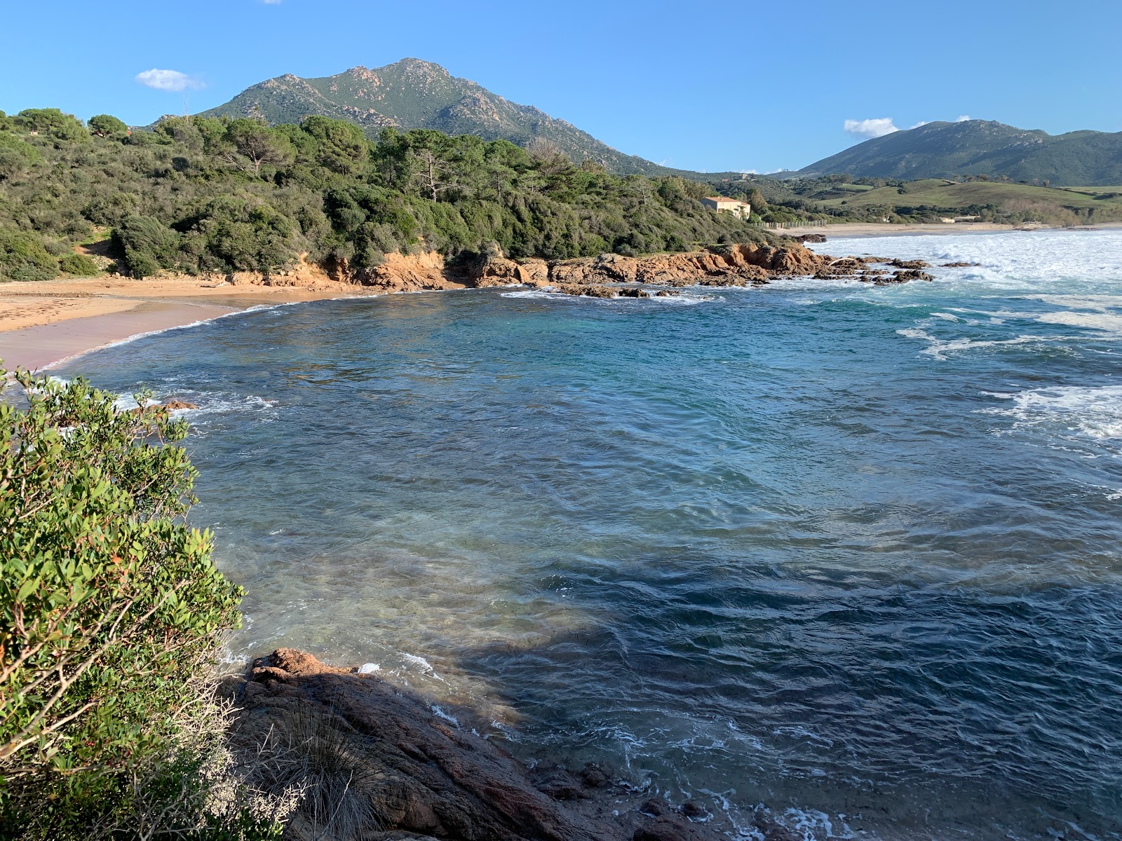 Foto di Capo di Feno II con una superficie del sabbia beige