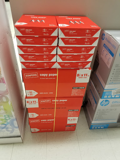 Office Supply Store «Staples», reviews and photos, 4214 W Wendover Ave, Greensboro, NC 27407, USA