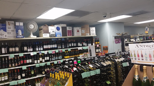 Liquor Store «L & M Package Store», reviews and photos, 423 Pass Rd, Gulfport, MS 39507, USA