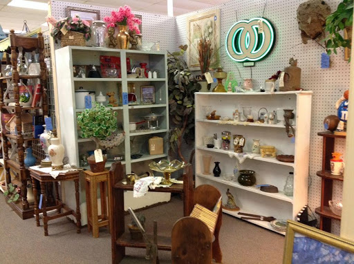 Poppy's Antique Mall and Flea Market