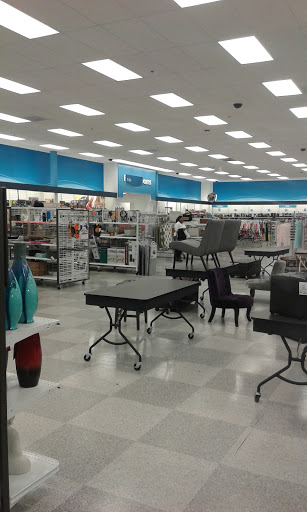 Clothing Store «Ross Dress for Less», reviews and photos, 13200 S Cicero Ave, Crestwood, IL 60445, USA