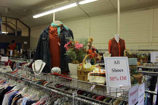 Thrift Store «Helping Hands Thrift Store Bothell», reviews and photos, 19213 Bothell Everett Hwy, Bothell, WA 98012, USA