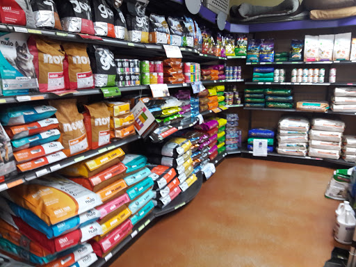 Pet Supply Store «Portland Pet Supply», reviews and photos, 4242 SE Hawthorne Blvd, Portland, OR 97215, USA