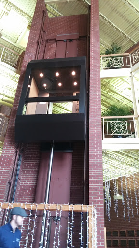 Shopping Mall «Fountain Square», reviews and photos, 101 W Kirkwood Ave, Bloomington, IN 47404, USA