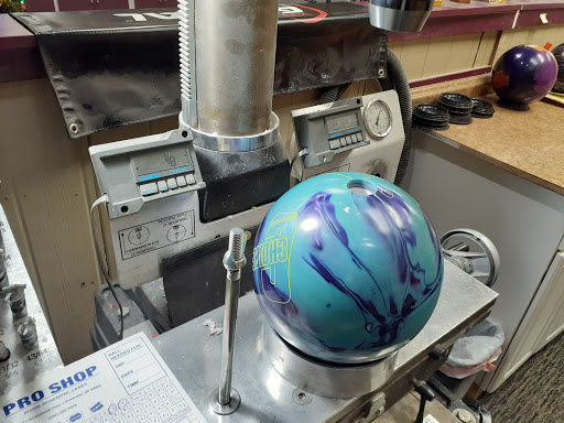 Bowling Alley «AMF Rose Bowl Lanes», reviews and photos, 28001 Groesbeck Hwy, Roseville, MI 48066, USA