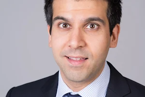 Neil Modi, Consultant Ophthalmologist image