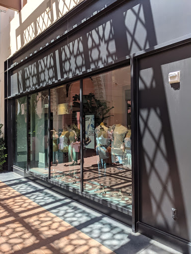 Clothing Store «Hollister Co.», reviews and photos, 647 Spectrum Center Dr, Irvine, CA 92618, USA