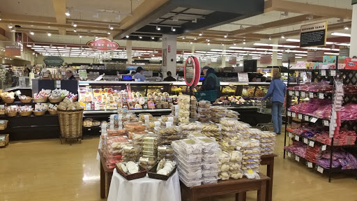 Heinens Grocery Store image 2