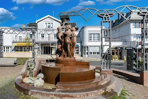 Kurschattenbrunnen image