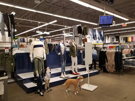Clothing Store «Old Navy», reviews and photos, 3260 Fairlane Dr, Allen Park, MI 48101, USA