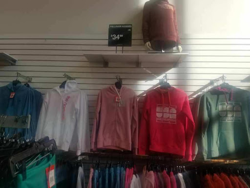 Clothing Store «The North Face Outlet», reviews and photos, 5 Bow St, Freeport, ME 04032, USA