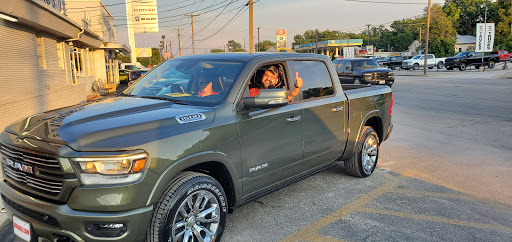 Used Car Dealer «Bluebonnet Chrysler Dodge», reviews and photos, 547 S Seguin Ave, New Braunfels, TX 78130, USA