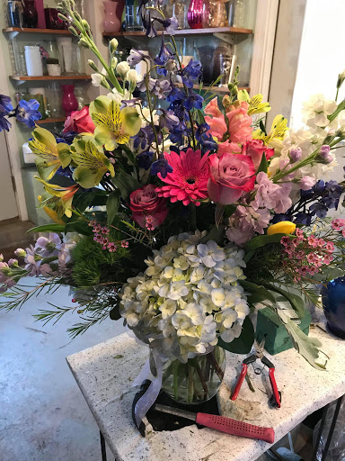 Garden Center «Gulbankian Farms Garden Center & Florist Shop», reviews and photos, 40 Mt Vickery Rd, Southborough, MA 01772, USA