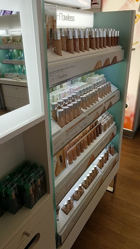 Hair Salon «Ulta Beauty», reviews and photos, 8210 Macedonia Commons Blvd #28, Macedonia, OH 44056, USA