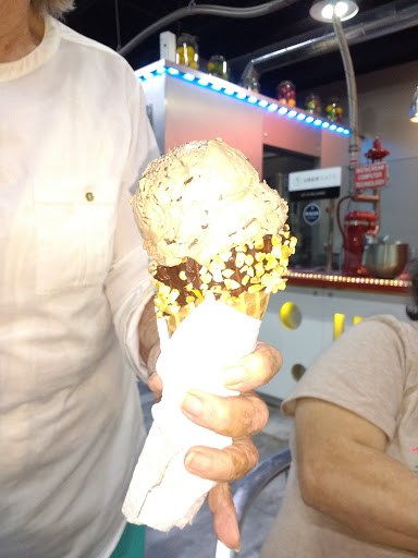 Ice Cream Shop «Instacream N7», reviews and photos, 8008 NW 103rd St, Hialeah Gardens, FL 33016, USA