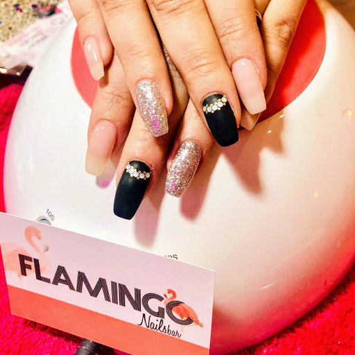 Flamingo Nails Bar