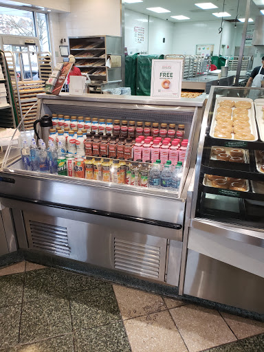 Bakery «Krispy Kreme Doughnuts», reviews and photos, 9950 SE 82nd Ave, Portland, OR 97086, USA