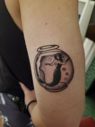 Explore giraffe tattoo ideas, creative tattoo ideas in Philadelphia, available at Olde City Tattoo