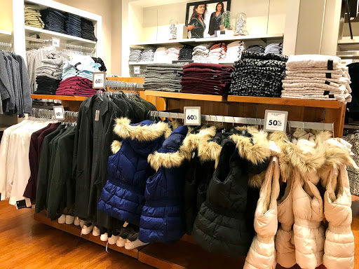 Clothing Store «Banana Republic», reviews and photos, 1001 N Arney Rd, Woodburn, OR 97071, USA
