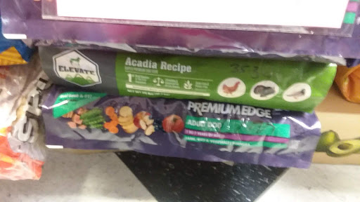 Pet Supply Store «A Pet World», reviews and photos, 401 McCray St, Hollister, CA 95023, USA