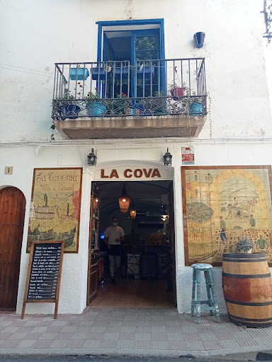 restaurante-bar-la-cova-en-colera