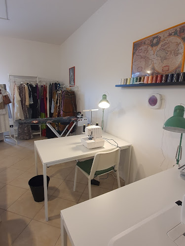 Accademia e sartoria Le Filatrici - Via Granatieri di Sardegna - Avezzano
