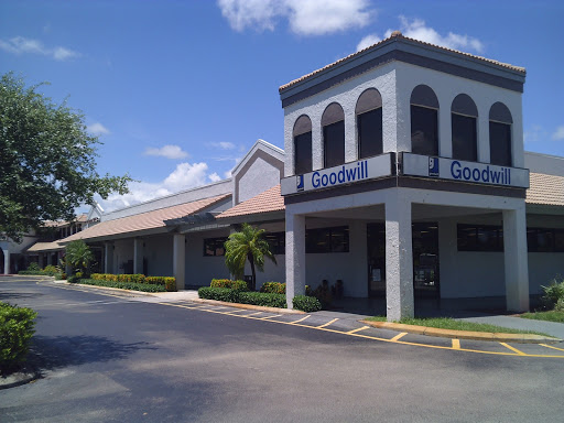 Thrift Store «Goodwill Greenacres/Woodbridge Store & Donation Center», reviews and photos, 6601 Forest Hill Blvd, Greenacres, FL 33413, USA