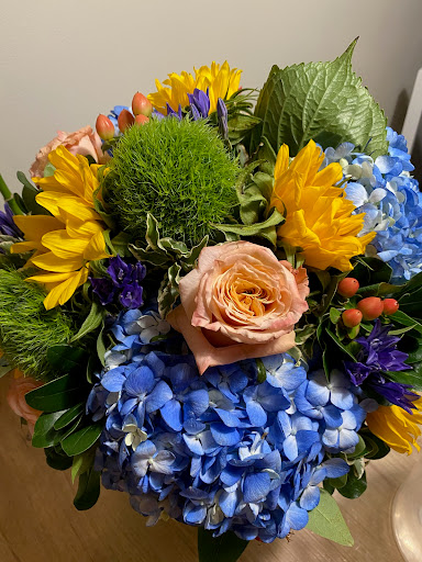 Florist «Pure Design», reviews and photos, 500 S 22nd St, Philadelphia, PA 19146, USA