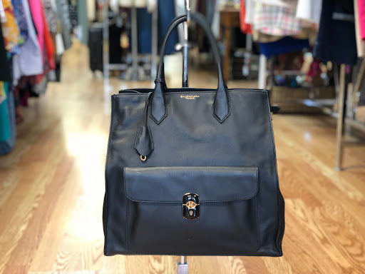 Consignment Shop «SecondHand Savvys», reviews and photos, 210 S Kings Ave, Brandon, FL 33511, USA