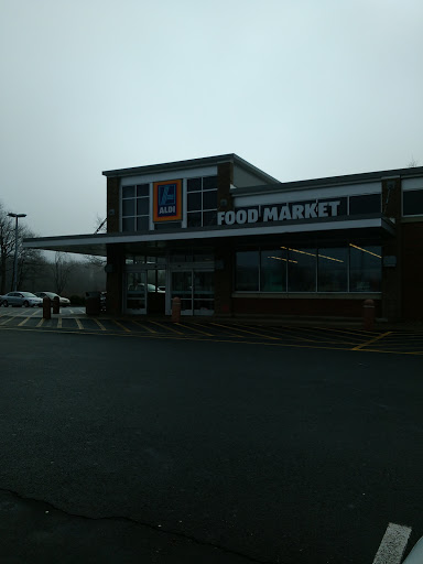Supermarket «ALDI», reviews and photos, 801 Silver Ln, East Hartford, CT 06118, USA