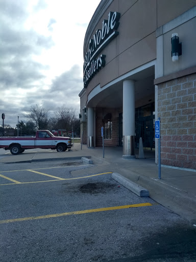 Book Store «Barnes & Noble», reviews and photos, 3055 S Glenstone Ave, Springfield, MO 65804, USA