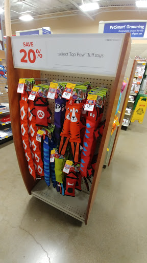 Pet Supply Store «PetSmart», reviews and photos, 2221 Oakton St, Evanston, IL 60202, USA