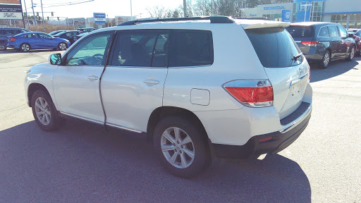 Toyota Dealer «Rockingham Toyota», reviews and photos, 412 S Broadway, Salem, NH 03079, USA