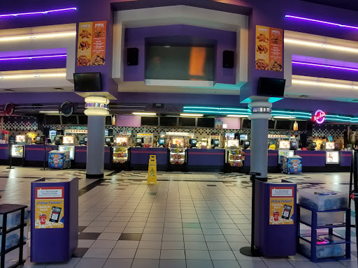 Movie Theater «Regal Cinemas Stonecrest at Piper Glen 22 & IMAX», reviews and photos, 7824 Rea Rd, Charlotte, NC 28277, USA