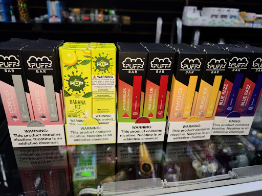 Tobacco Shop «Mom & Pop Smoke Shop», reviews and photos, 2124 Holly Hall Street, Houston, TX 77054, USA