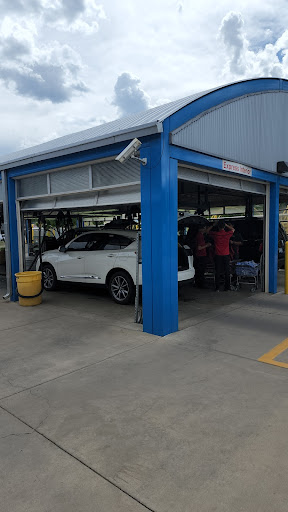 Car Wash «Breeze Thru Car Wash - Longmont», reviews and photos, 1213 Ken Pratt Blvd, Longmont, CO 80501, USA