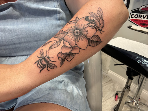 Explore tattoo geometric ideas, creative tattoo ideas in Navarre, available at Ocean Wave Tattoo