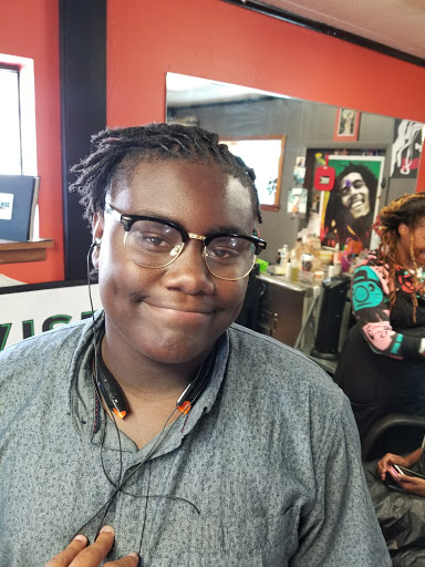 Hair Salon «Loc Wise Natural Hair Care», reviews and photos, 5909 W North Ave, Milwaukee, WI 53208, USA