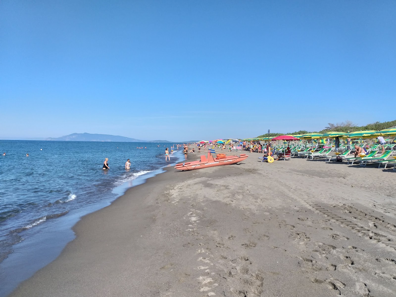 Spiaggia delle Graticciare的照片 带有长直海岸