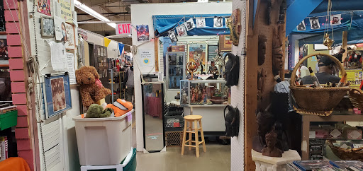 Flea Market «Collingwood Auction & Flea Market», reviews and photos, 1350 NJ-33, Farmingdale, NJ 07727, USA
