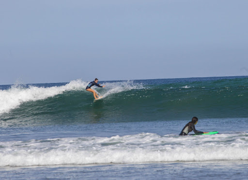 Surf Racer Board House - Surf, Kitesurf & Skate Camp in Peru North Shore